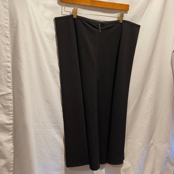 Skirt - Picture 2 of 7